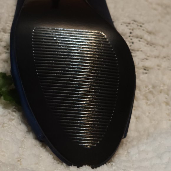 Caparros Womens Oz Peep Toe Classic Pumps, Blue Satin w/Silver Rhinestones 5.5M - Picture 11 of 16